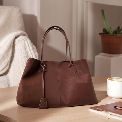 Large capacity ladies handbag